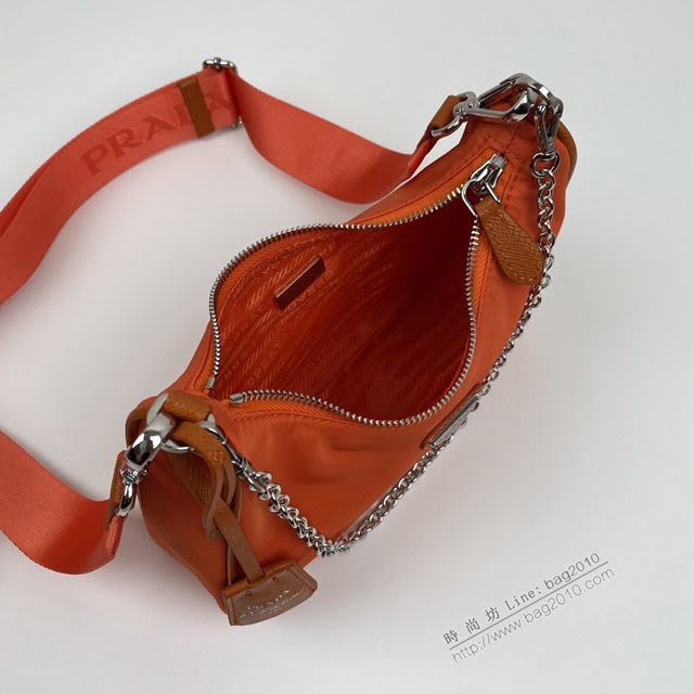 prada女包 普拉達2020新款nylon Hobo手拎包 時尚百搭 prada腋下包 1BH204 Prada單肩斜挎包  pyd2389
